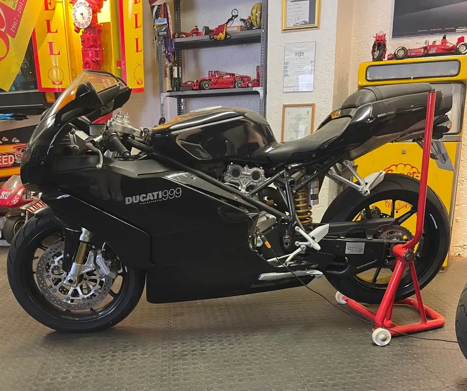 2005 Ducati 999